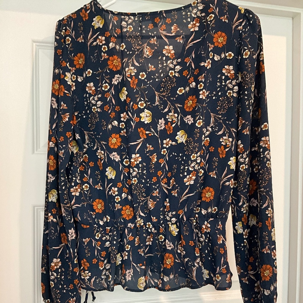 Nine Briton M women’s lightweight blouse